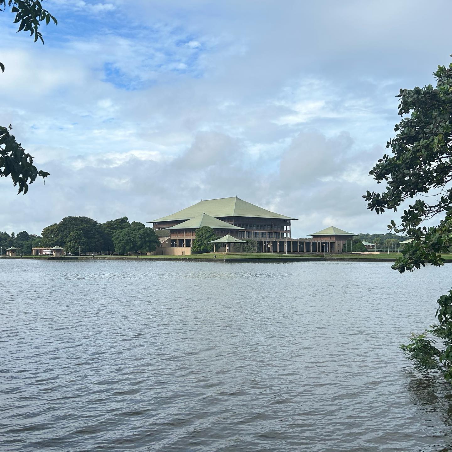 Top-Sights-in-Sri-Jayawardenepura-Kotte
