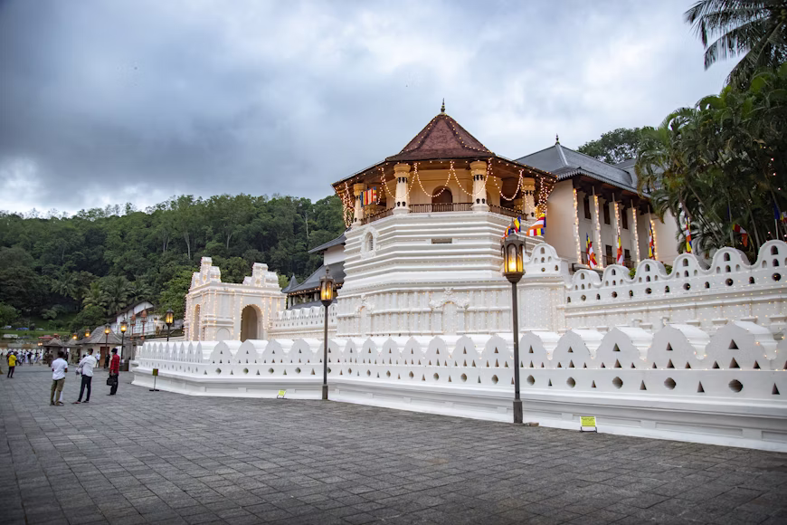 Top-sights-in-Kandy